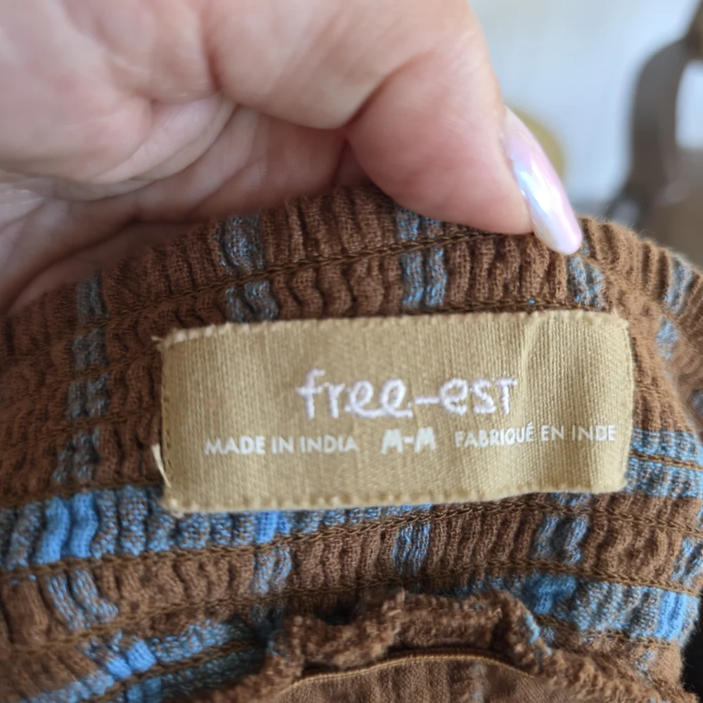 Loose-Fit Blue Button-Up Shirt and Brown Wide-Leg Pants Set - Picture 10 of 12